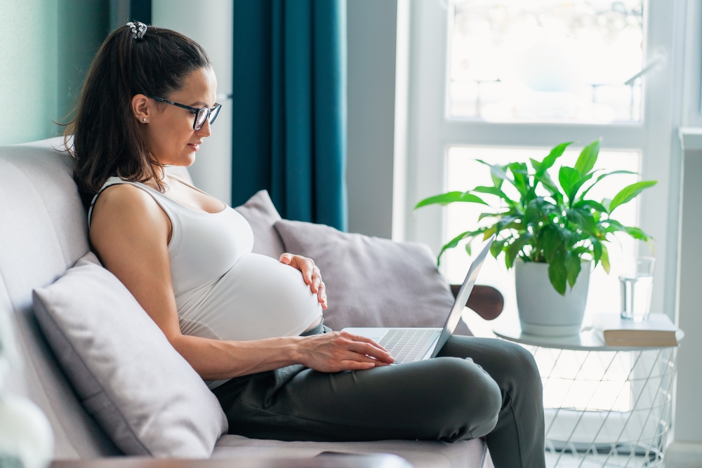 Pregnant woman who may have umbilical hernia in Austin, TX